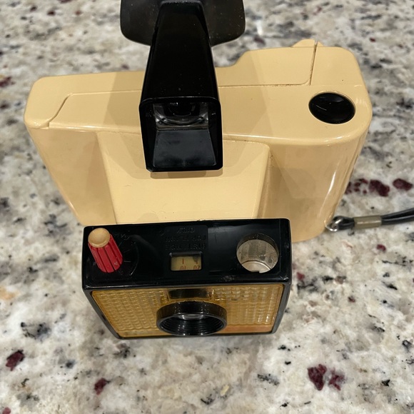 THE ORIGINAL POLAROID SWINGER Camera Vintage 70’s The Collector’s dream w Strap - Picture 4 of 13